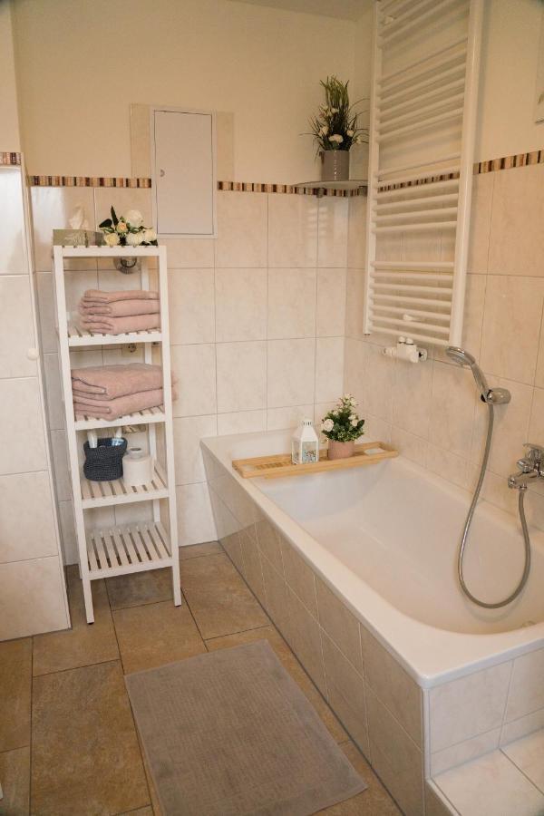 Urlaubsfreude Biedermann Haus Blumenglueck - Rose Apartamento Sebnitz Exterior foto